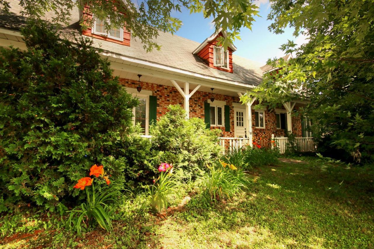Vieille Maison Rustique Espace Interessant Québec Buitenkant foto