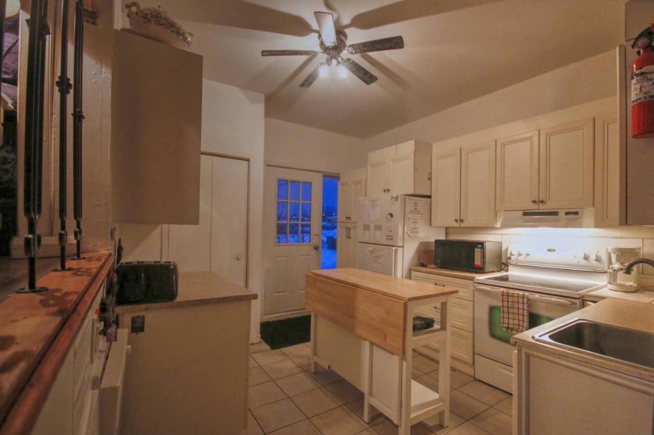 Vieille Maison Rustique Espace Interessant Québec Buitenkant foto