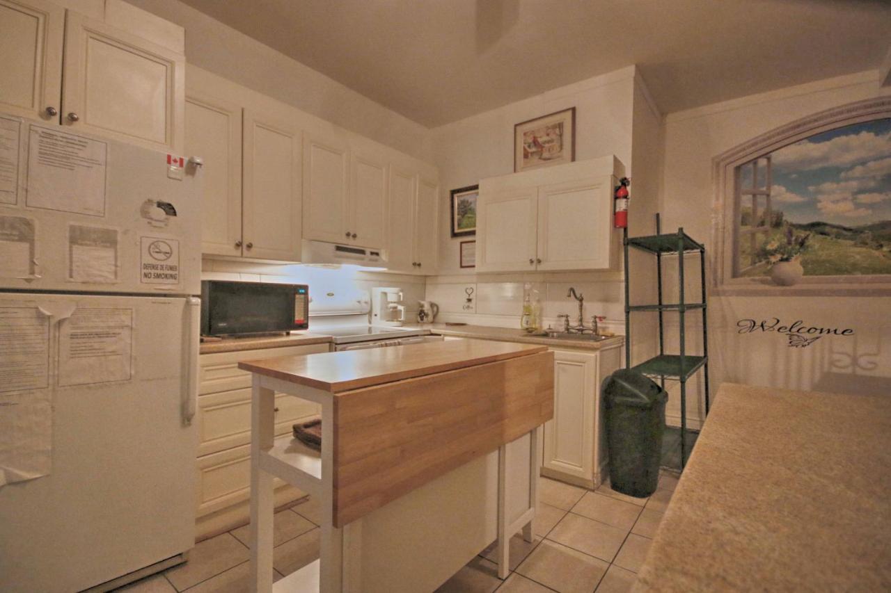 Vieille Maison Rustique Espace Interessant Québec Buitenkant foto