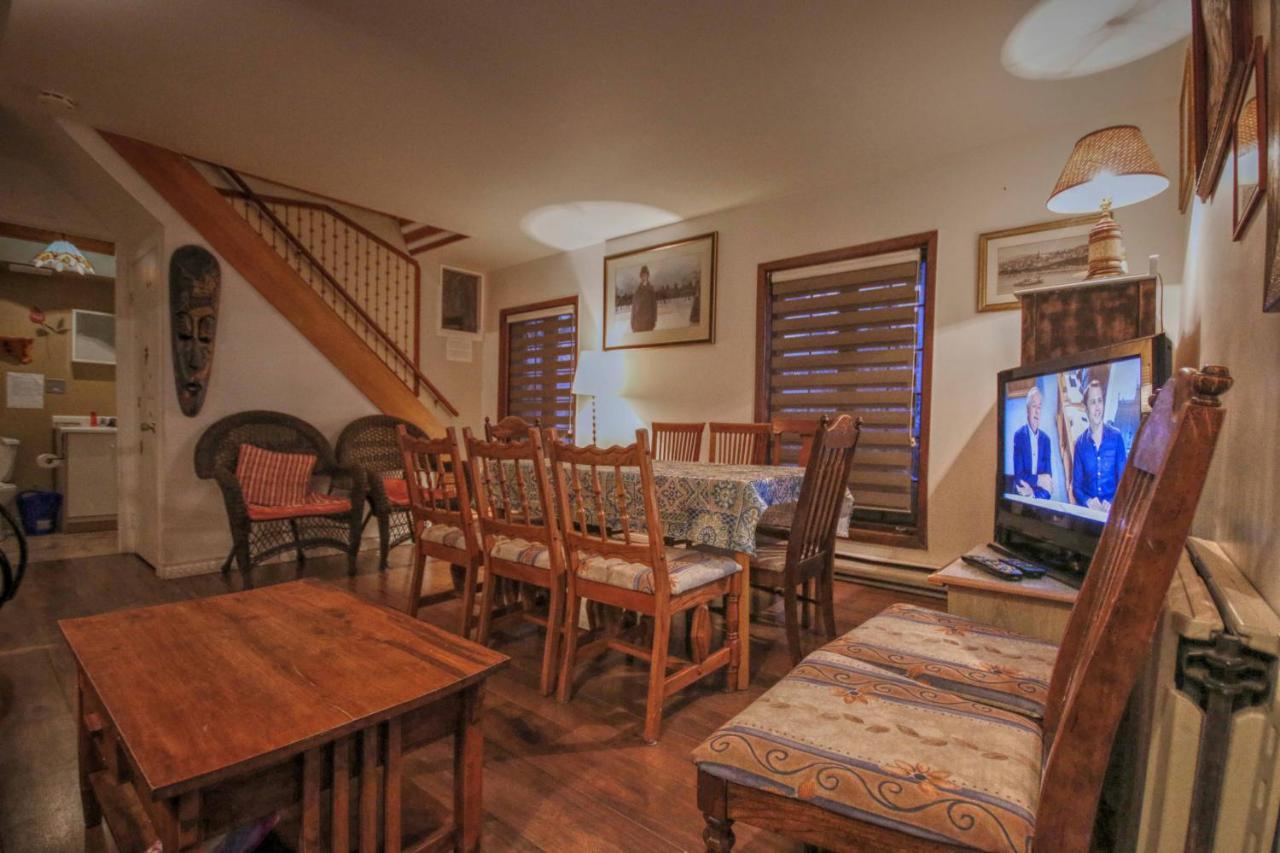 Vieille Maison Rustique Espace Interessant Québec Buitenkant foto